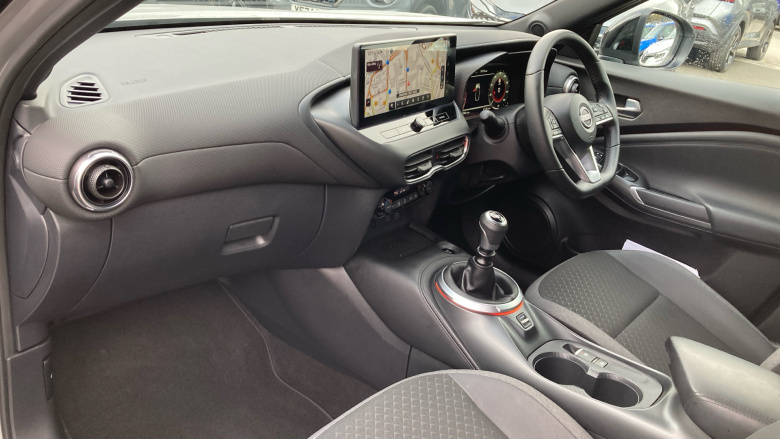 Nissan Juke 1.0 DiG-T N-Connecta 5dr Petrol Hatchback